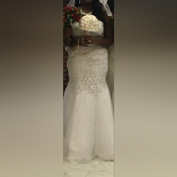 Ivory Strapless Wedding Dress - Picture 8 of 10